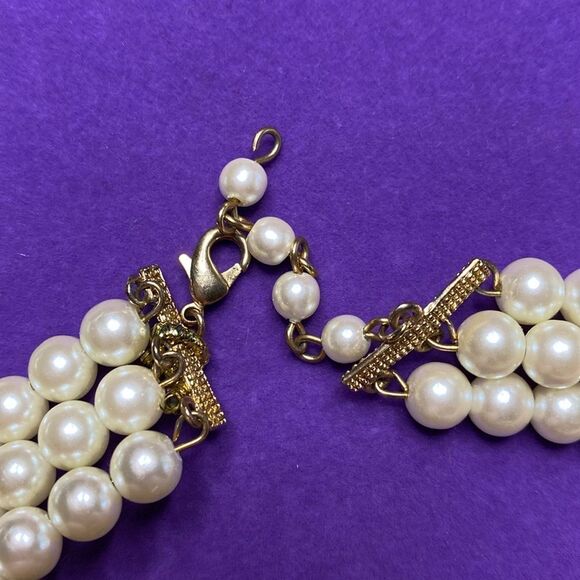 💛 Vintage Gold Plated Triple Strand Faux Pearl Choker Necklace - Picture 4 of 5